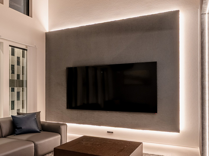 Villa Sanrriottの85型スマートテレビ